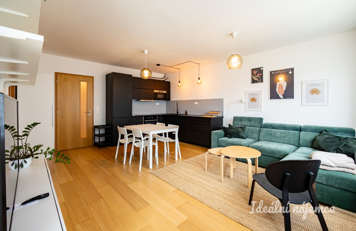 Pronájem bytu 2+kk, Poštova, Dolní Chabry, 26000 Kč/měs, 51 m2