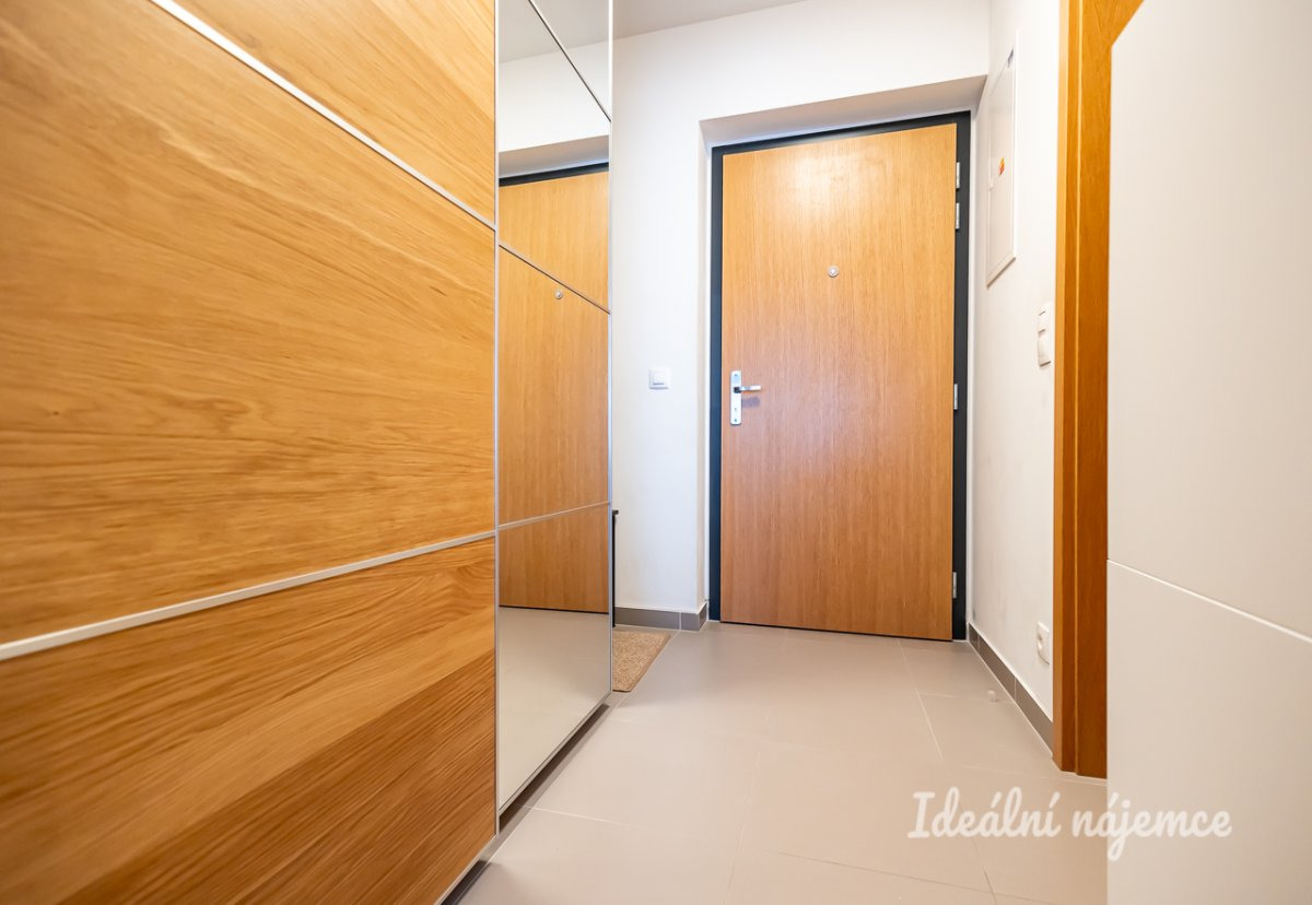 Pronájem bytu 2+kk, Poštova, Dolní Chabry, 26000 Kč/měs, 51 m2
