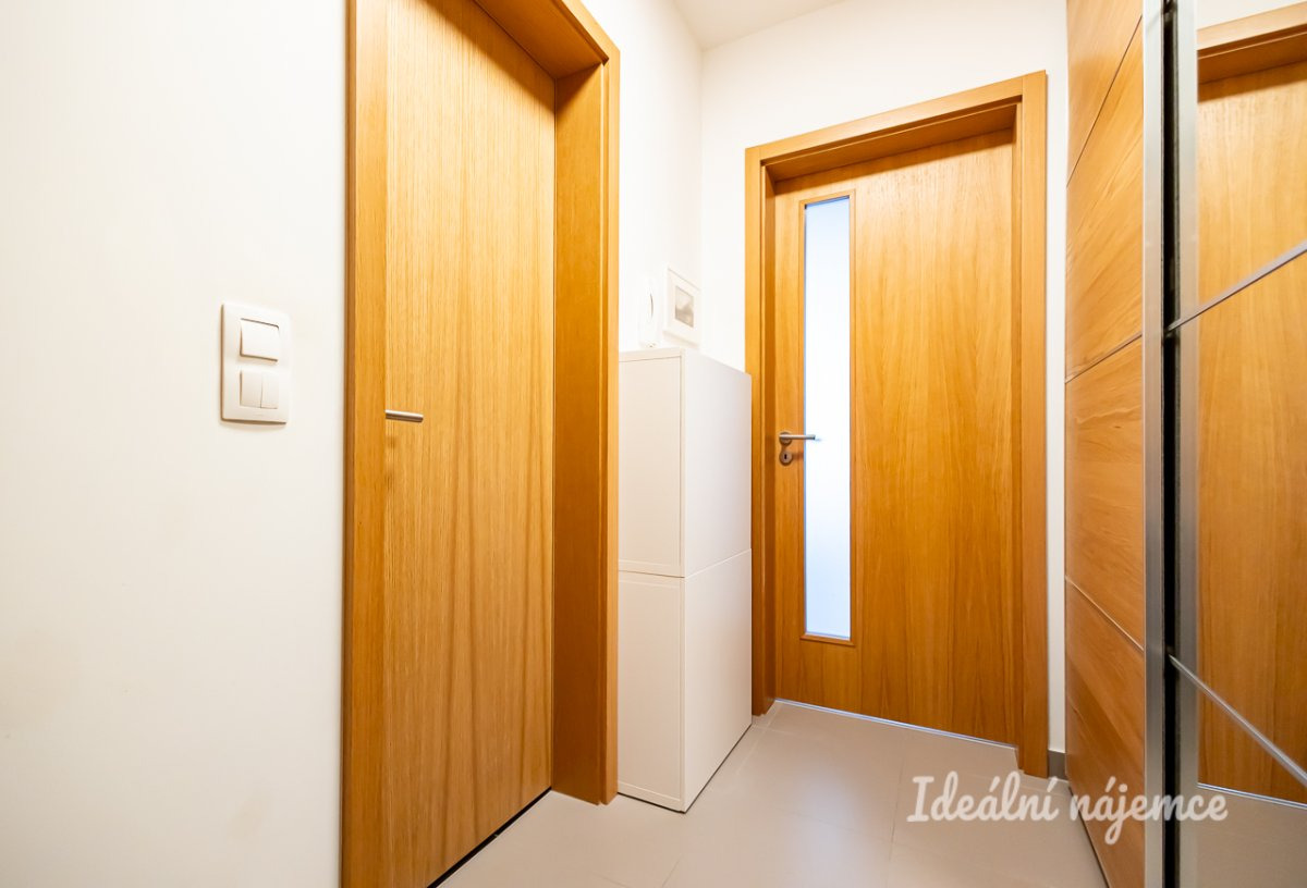 Pronájem bytu 2+kk, Poštova, Dolní Chabry, 26000 Kč/měs, 51 m2