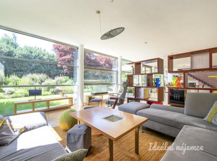 Pronájem domu/vily, 280 m²