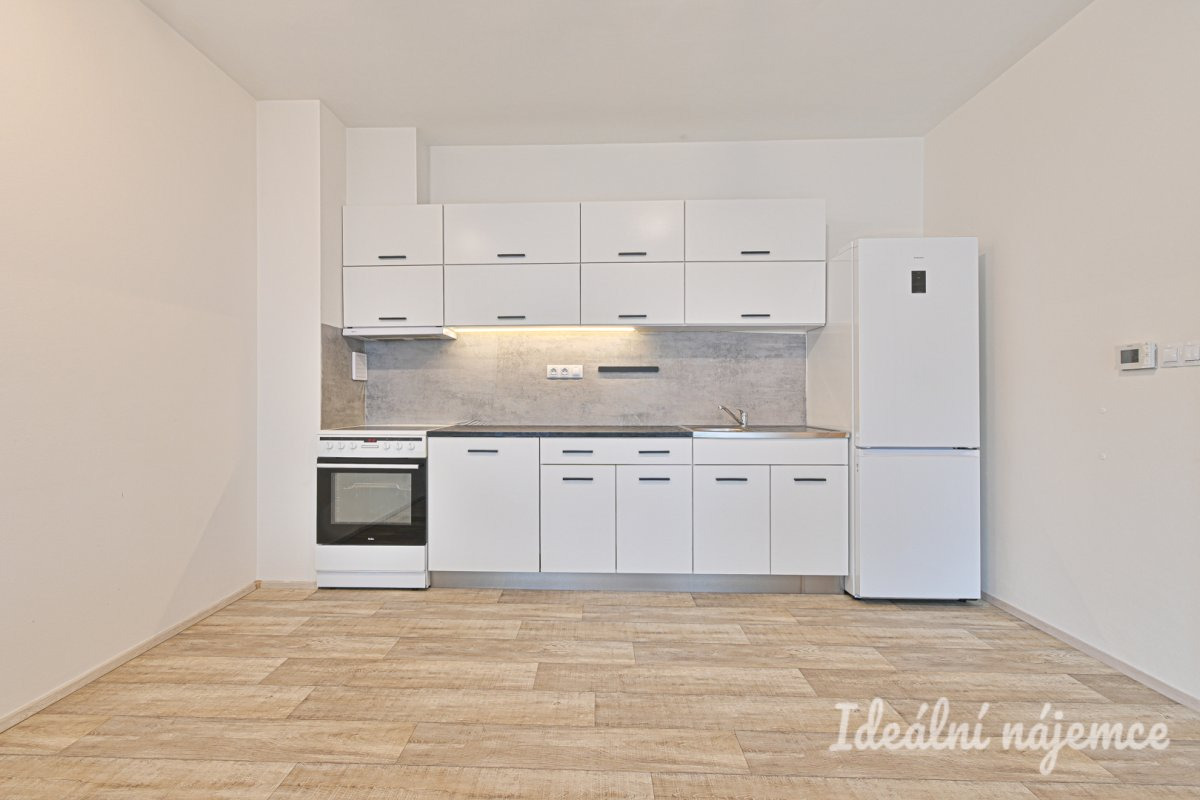 Pronájem bytu 2+kk, Košinova, Královo Pole,  23.500 Kč/měs, 56 m2
