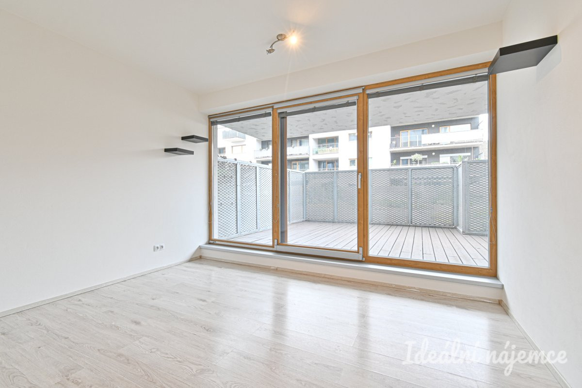Pronájem bytu 2+kk, Košinova, Královo Pole,  21.900 Kč/měs, 56 m2