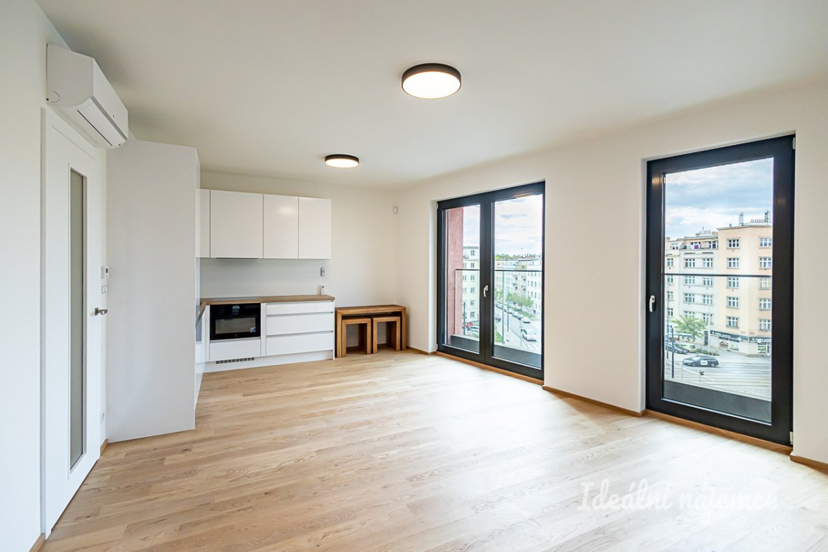 Pronájem bytu 1+kk, Basilejské náměstí, Žižkov,  21 990Kč/měs, 42 m2