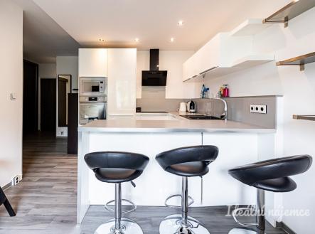 Pronájem bytu, 2+kk, 42 m²