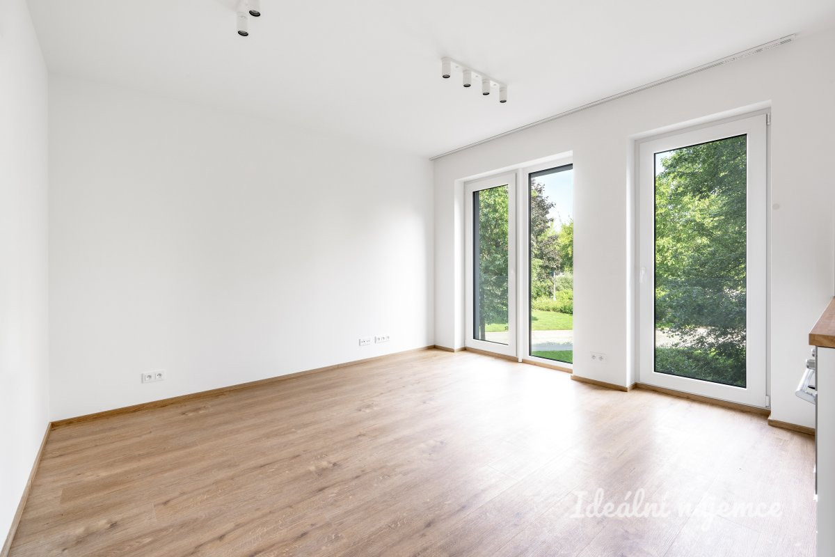 Pronájem bytu 1+kk, Hábova, Stodůlky, 18000 Kč/měs, 27 m2