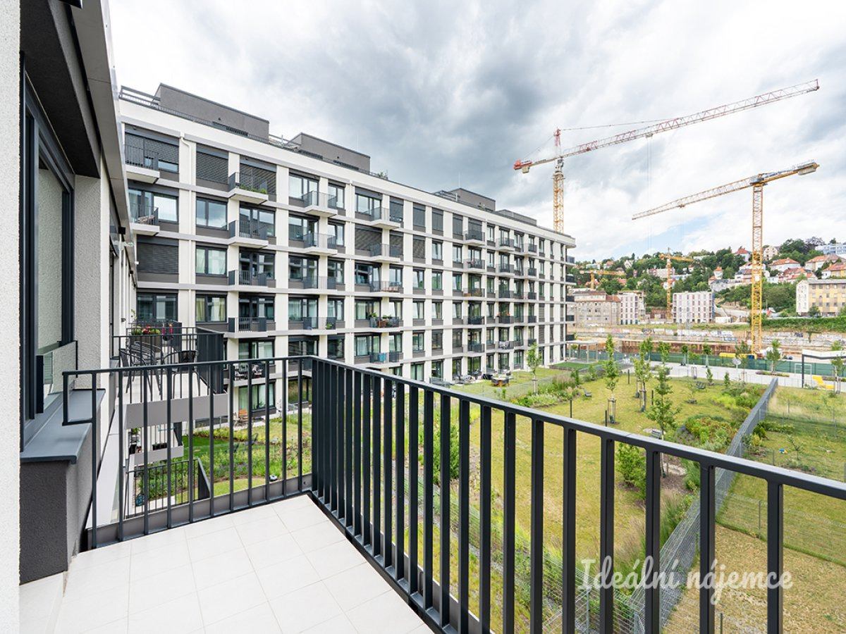 Pronájem bytu 1+kk, Kolbenova, Vysočany, 19500 Kč/měs, 33 m2