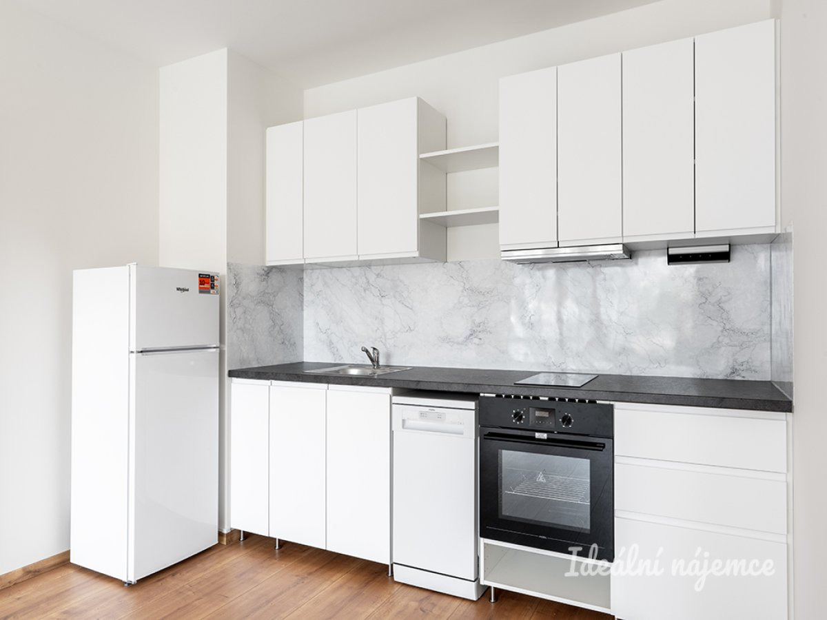 Pronájem bytu 1+kk, Kolbenova, Vysočany, 19500 Kč/měs, 33 m2
