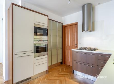 Pronájem bytu, 2+kk, 69 m²