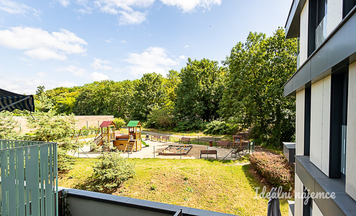 Pronájem bytu 2+kk, Olšanská, Žižkov, 69 m2