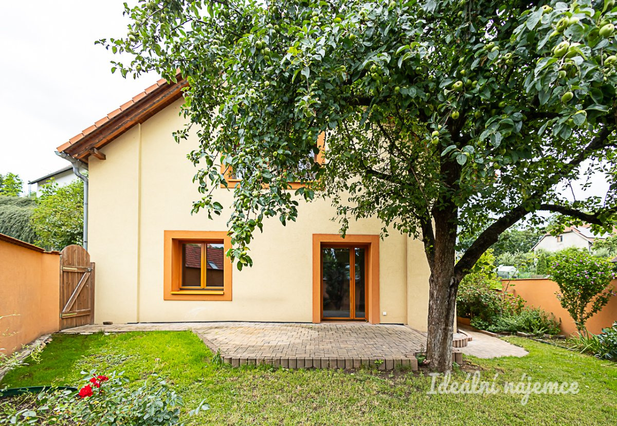 Pronájem rodinného domu 6+1, K Uhříněvsi, Královice, 44900 Kč/měs, 221 m2