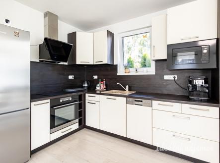 Pronájem bytu, 3+kk, 76 m²