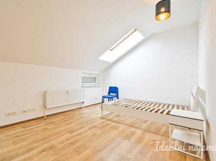 Pronájem bytu, 1+kk, 31 m²