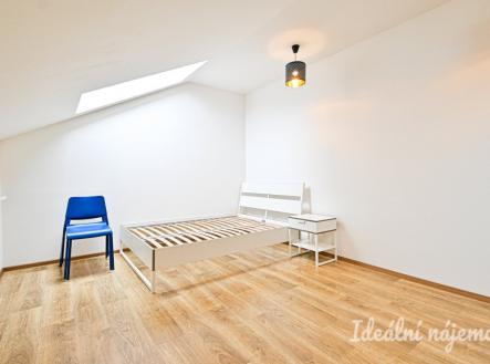 Pronájem bytu, 1+kk, 31 m²
