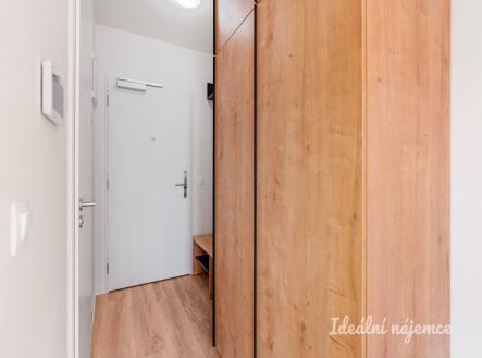 Pronájem bytu, 1+kk, 27 m²
