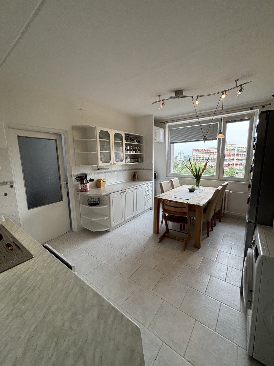 Pronájem bytu 3+1, Třída Edvarda Beneše, Nový Hradec Králové,  18.500,-Kč/měs, 88 m2