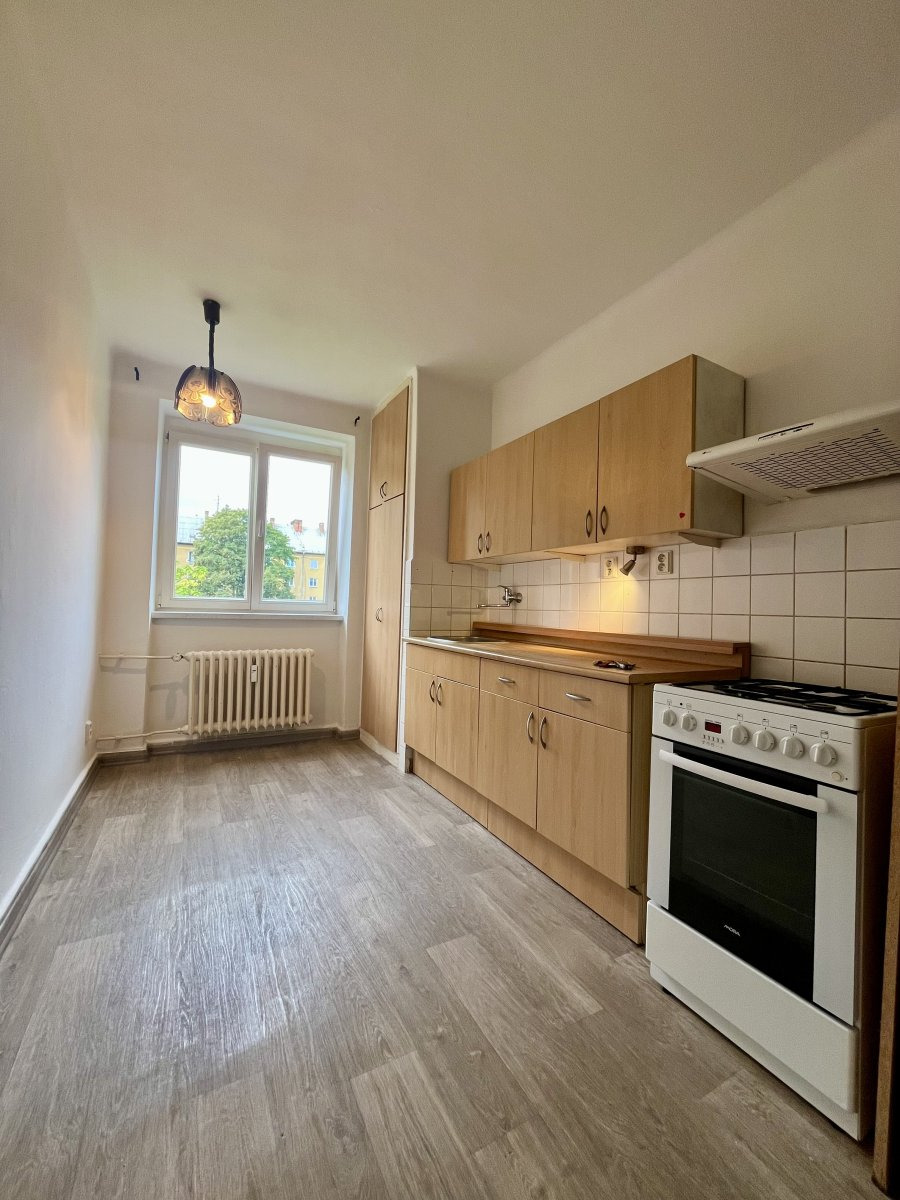 Pronájem bytu 2+1, Bohuslava Martinů, Poruba,  12900 Kč/měs, 65 m2