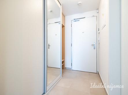 Pronájem bytu, 1+kk, 32 m²