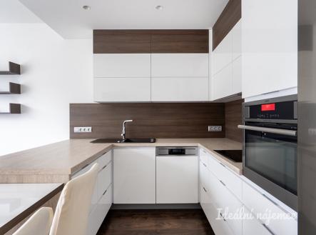 Pronájem bytu, 3+kk, 87 m²