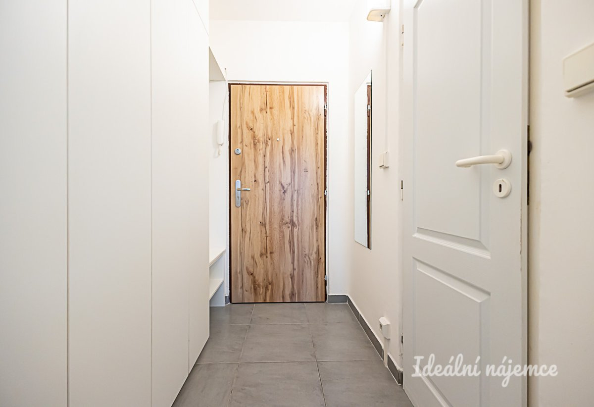 Pronájem bytu 1+kk, Kyselova, Kobylisy, 13900 Kč/měs, 22 m2