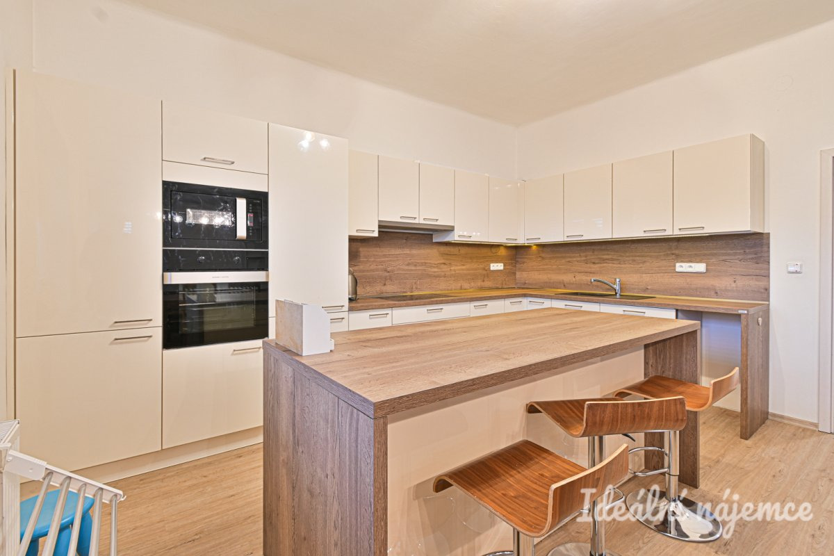 Podnájem bytu 4+kk, Těsnohlídkova, Černá Pole,  30.500 Kč/měs, 96 m2