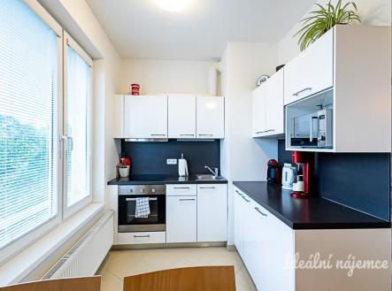 Pronájem bytu, 1+kk, 32 m²