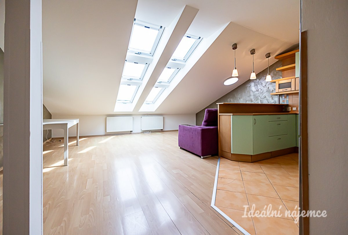 Pronájem bytu 4+kk, Labětínská, Vinoř,  27900 Kč/měs, 116 m2