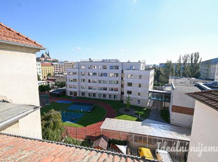 Pronájem bytu, 2+1, 79 m²