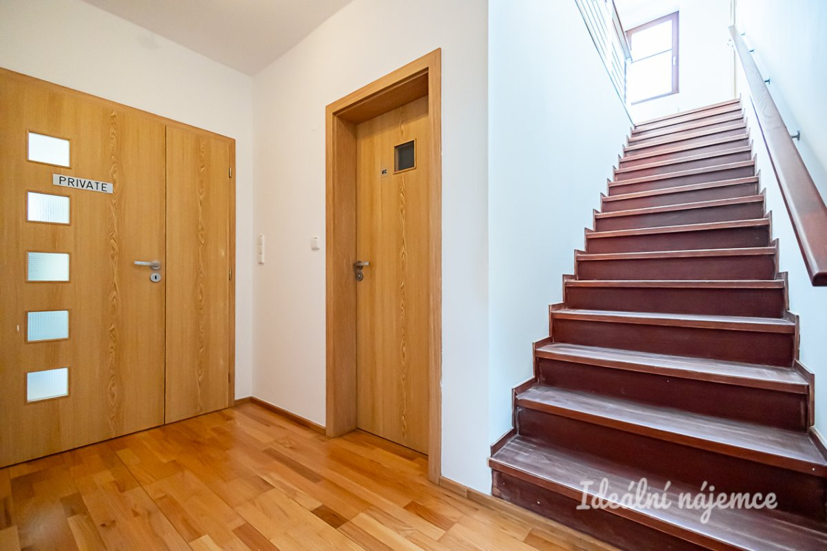 Pronájem domu 4+kk, Nad Babím dolem, Měšice u Prahy, 44900 Kč/měs, 131 m2