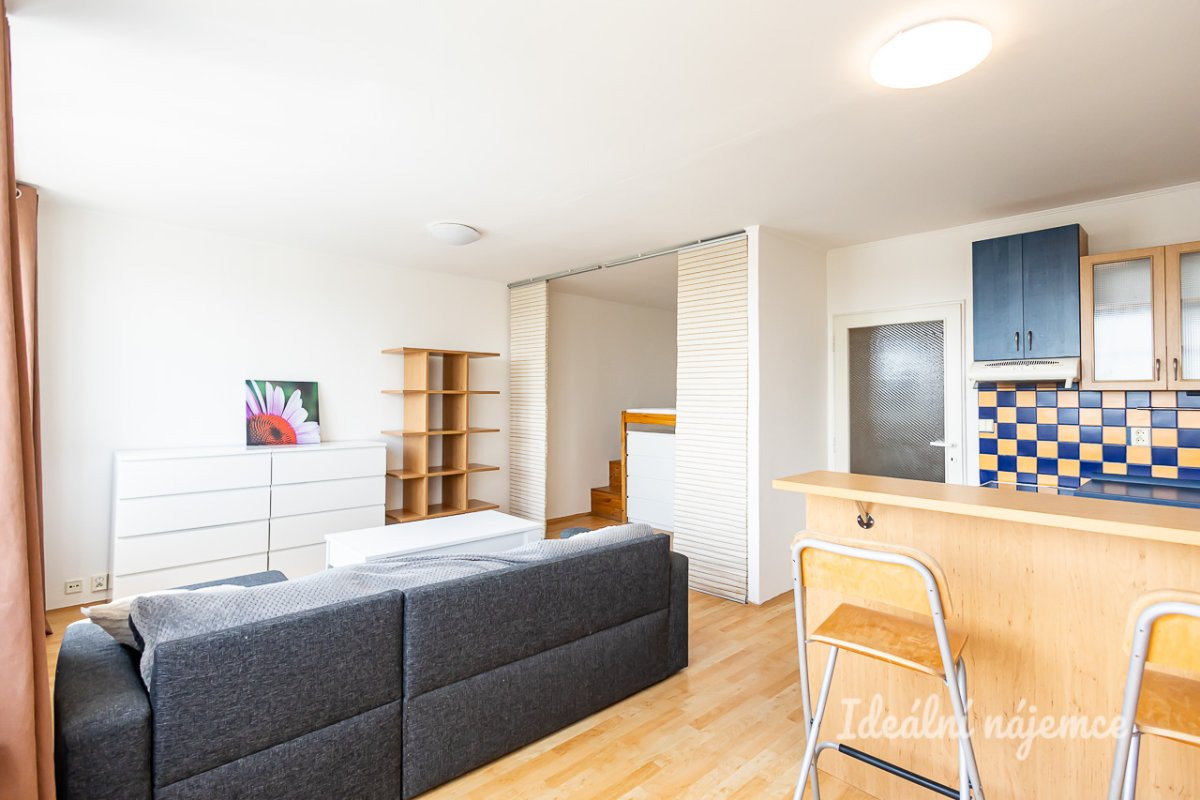 Pronájem bytu 1+kk, Třinecká, Letňany,  15900 Kč/měs, 39 m2