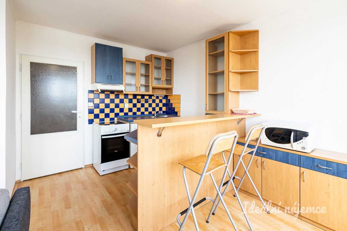 Pronájem bytu 1+kk, Třinecká, Letňany,  15900 Kč/měs, 39 m2