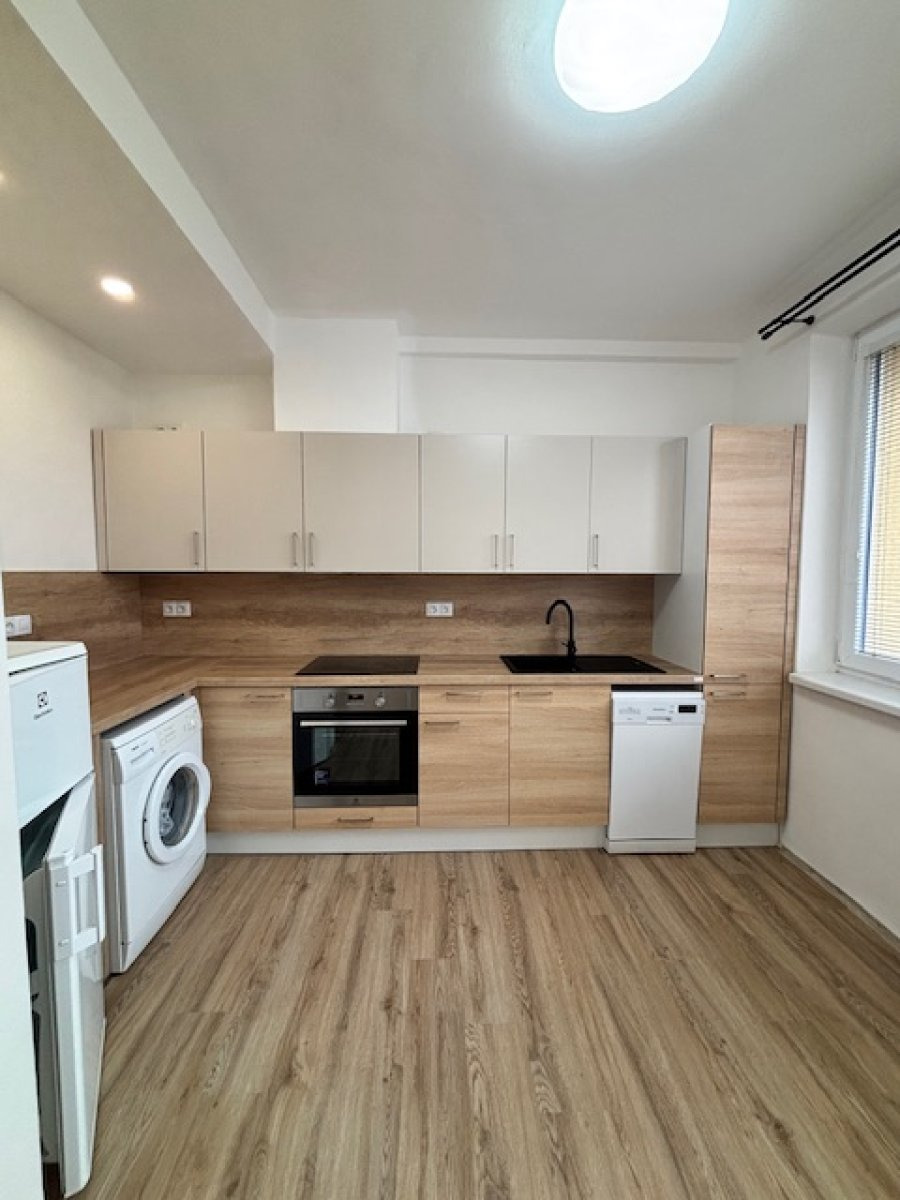 Pronájem bytu 2+1, Benešovo náměstí, Pardubice,  17.000 Kč/měs, 59 m2