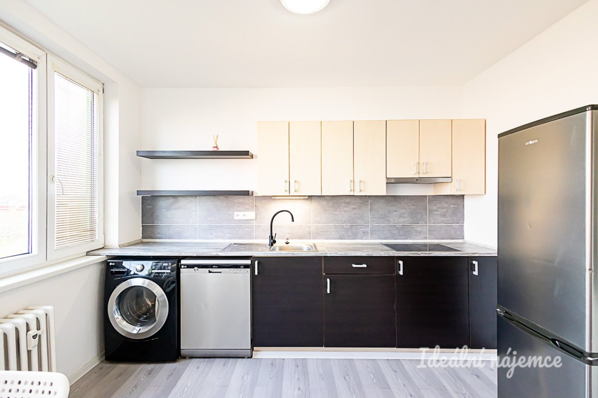 Pronájem bytu 1+kk, Topolová, Záběhlice, 30 m2