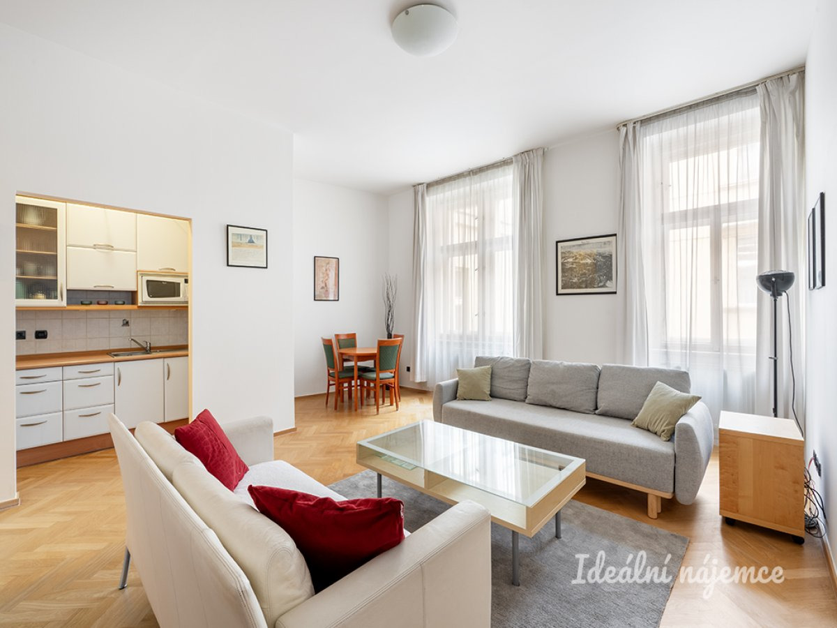 Pronájem bytu 2+1, Týnská ulička, Staré Město, 71 m2