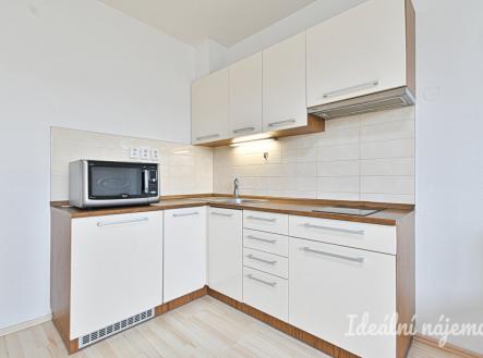 Pronájem bytu, 1+kk, 32 m²