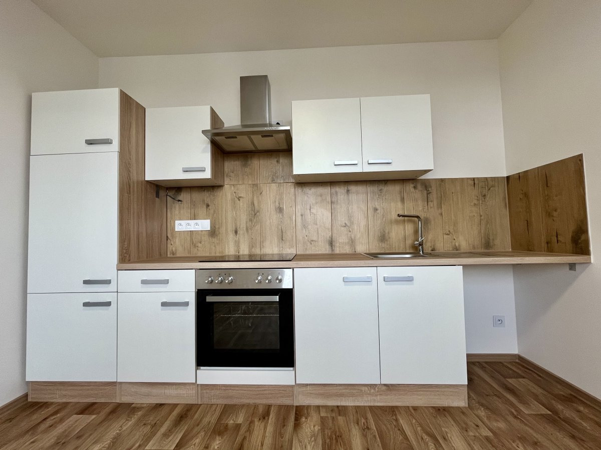 Pronájem bytu 1+1, Evžena Rošického, Svinov, 11500 Kč/měsíčně, 42 m2