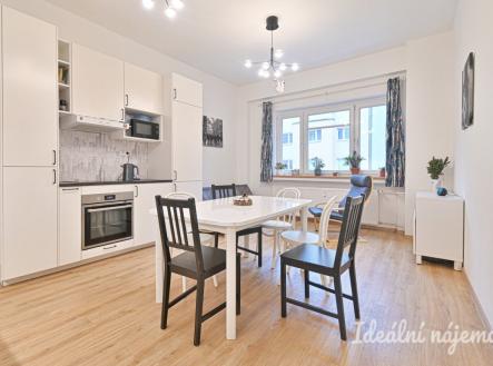 Pronájem bytu, 4+kk, 90 m²