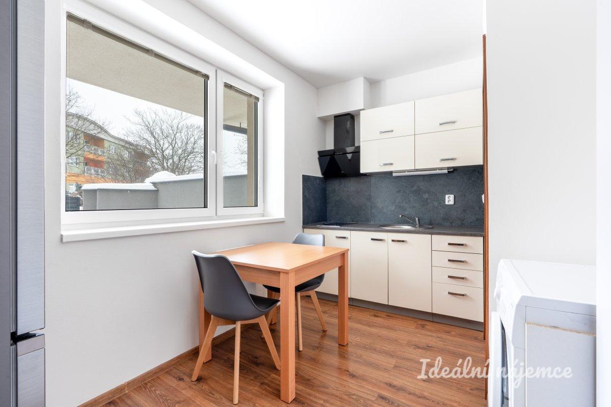 Pronájem bytu 1+kk, Kukelská, Hloubětín,15 500 Kč/měs, 26 m2