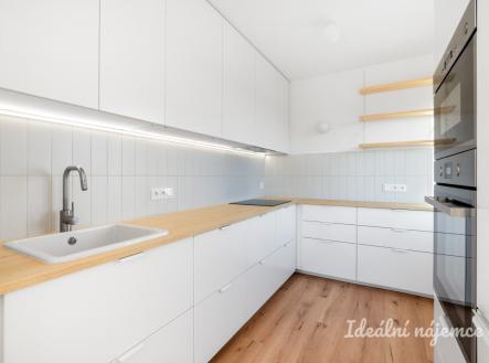 Pronájem bytu, 3+kk, 77 m²