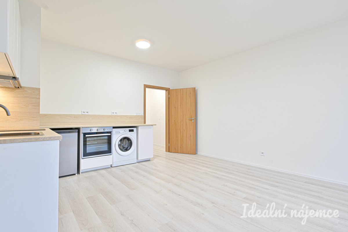 Podnájem bytu 1+kk, Dornych, Komárov  17.200 Kč, 30 m2