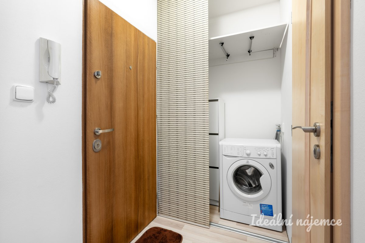 Pronájem bytu 1+kk, Bílinská, Prosek, 17500 Kč/měs, 26 m2