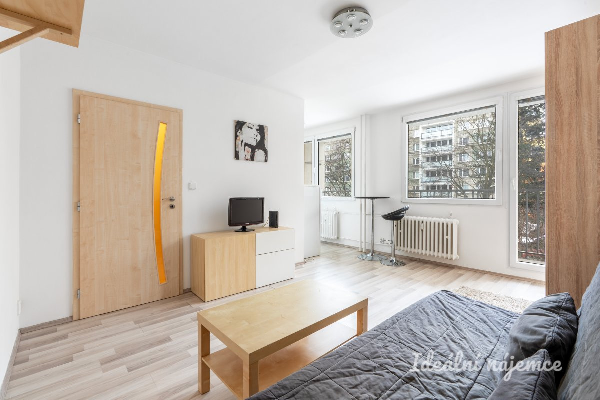 Pronájem bytu 1+kk, Bílinská, Prosek, 17500 Kč/měs, 26 m2