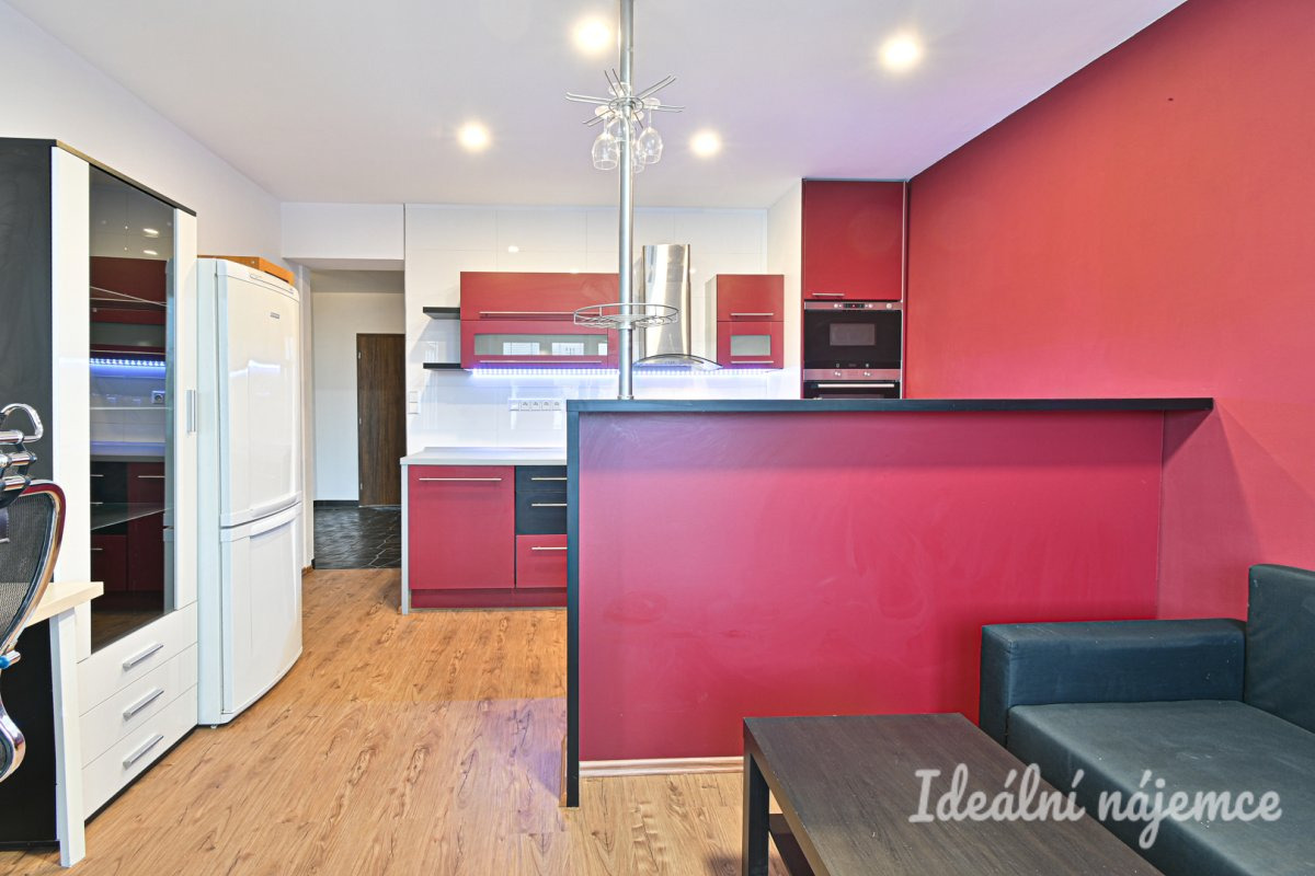 3+kk, Křídlovická