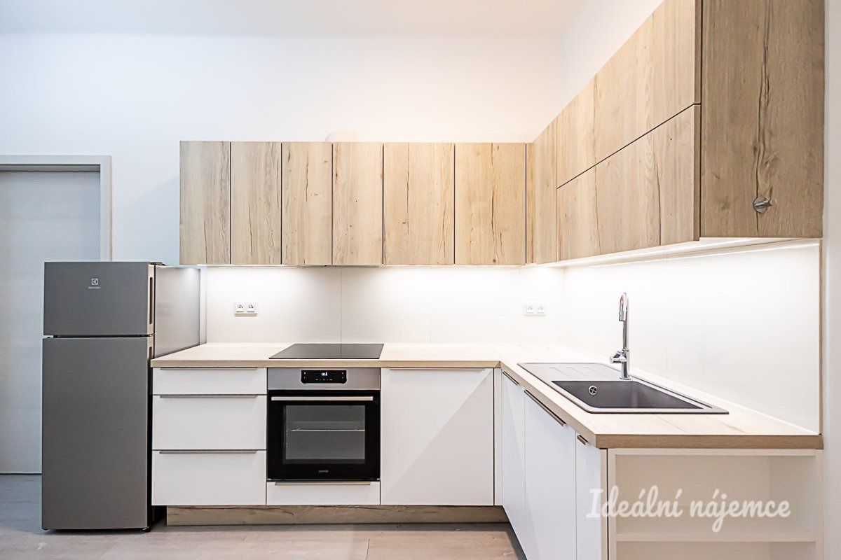 Pronájem bytu 2+kk, Černokostelecká, Strašnice, 51 m2