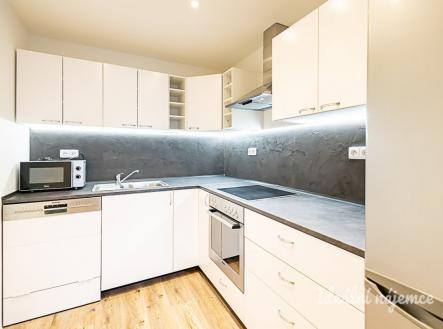 Pronájem bytu, 3+kk, 67 m²