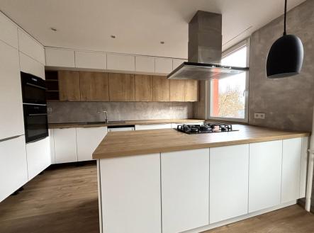 Pronájem bytu, 3+kk, 67 m²