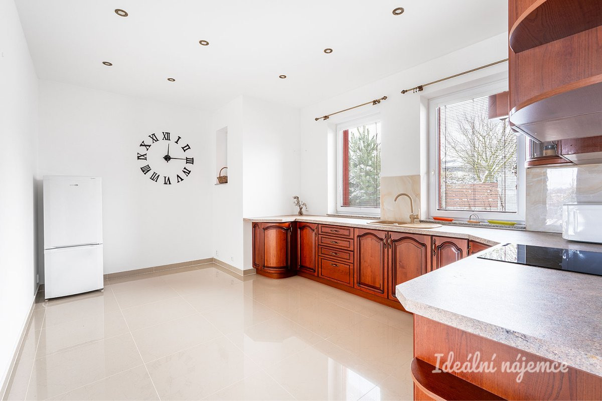 Pronájem bytu 5+1, Sukova, Šestajovice u Prahy,  36500 Kč/měs, 204 m2