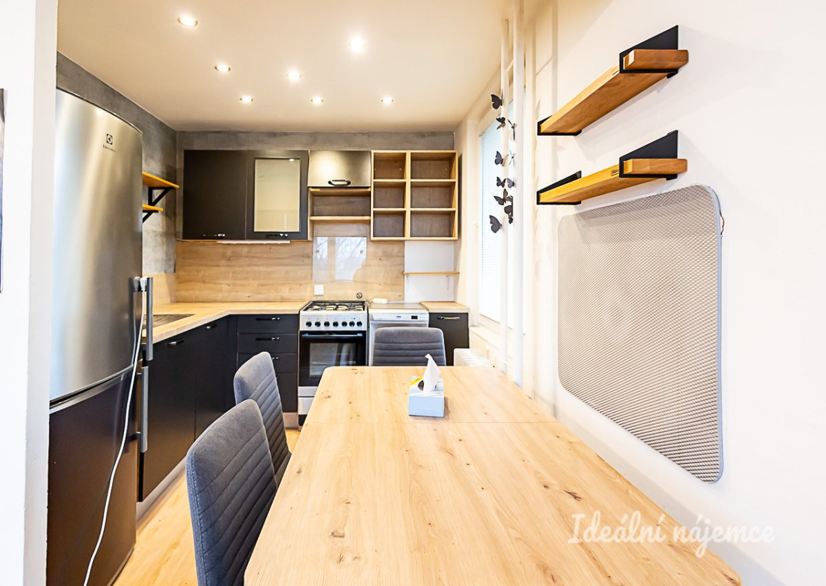 Pronájem bytu 2+1, Paláskova, Kobylisy, 55 m2