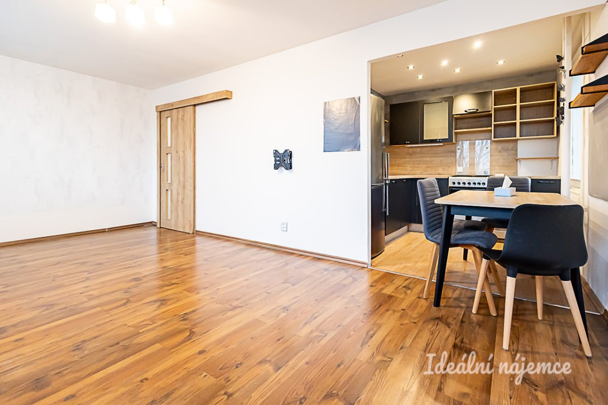 Pronájem bytu 2+1, Paláskova, Kobylisy, 55 m2