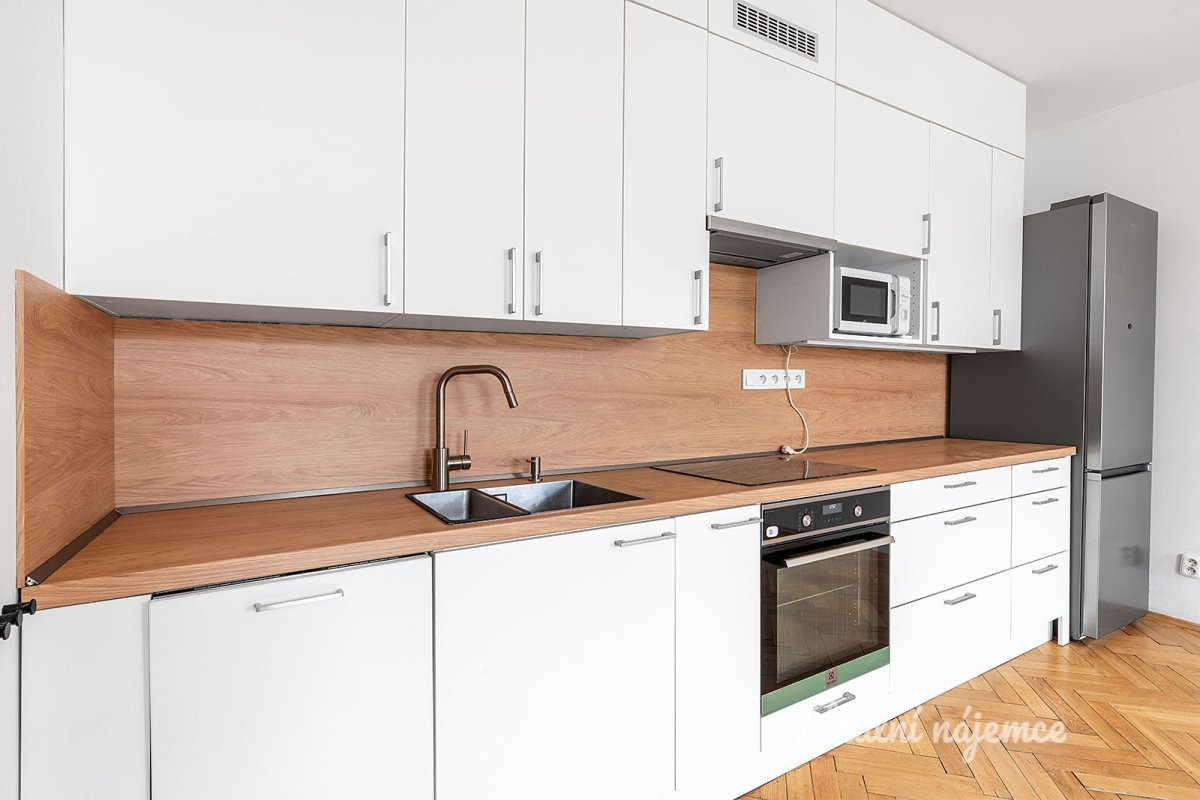 Pronájem bytu 3+kk, V lesíčku, Smíchov, 24900 Kč/měs, 51 m2