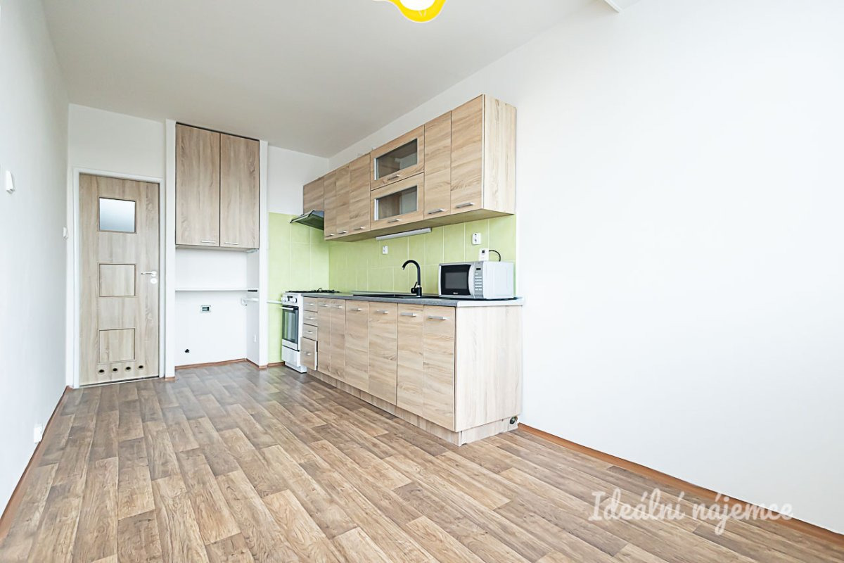 Pronájem bytu 3+1, Vysočanská, Prosek,  74 m2